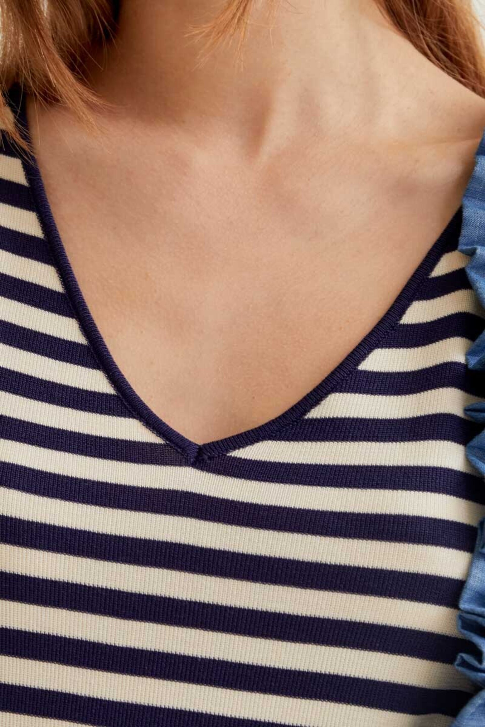 Vestido largo de punto con estampado de rayas blanco y azul compañía fantástica - 3