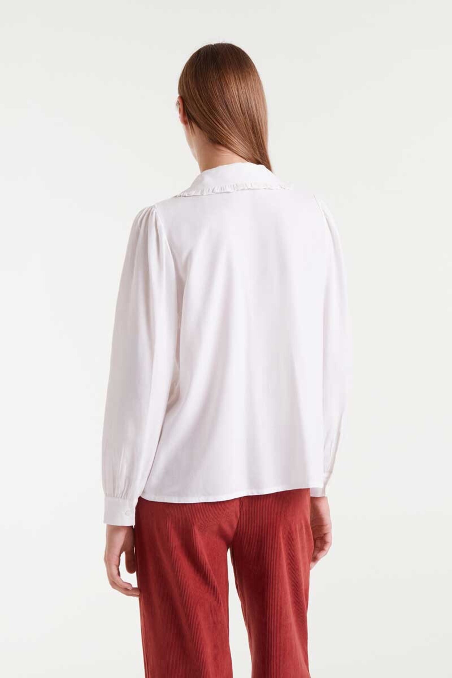 Camisa blanca con bordado de tulipán compañía fantástica - 2