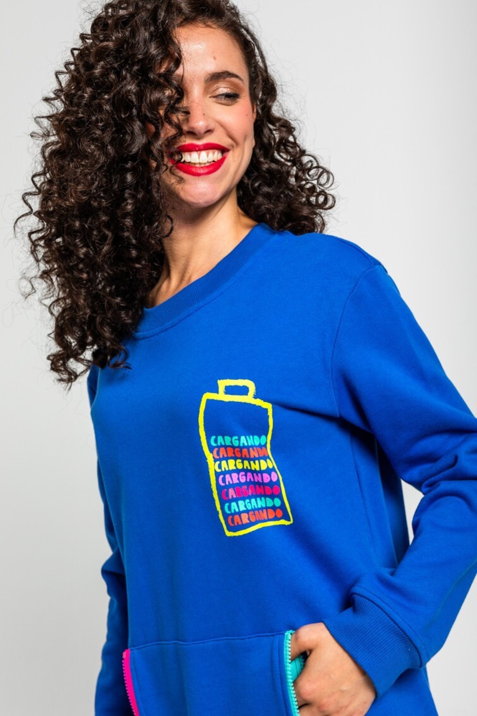 Vestido sudadera cremalleras de garabatos de robots multicolor de Lolina - 7