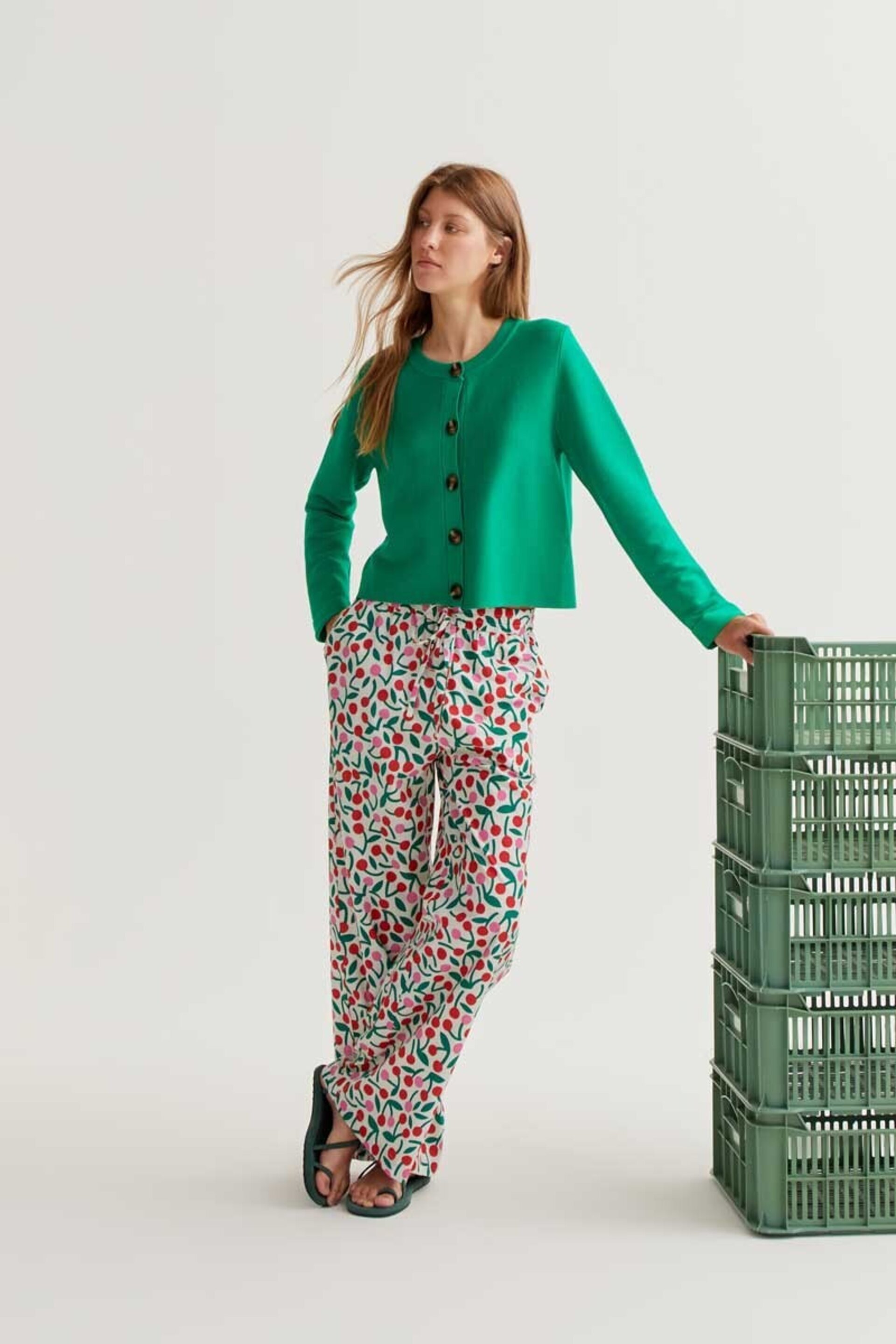 Cardigan punto verde con botones grandes compañía fantástica - 3