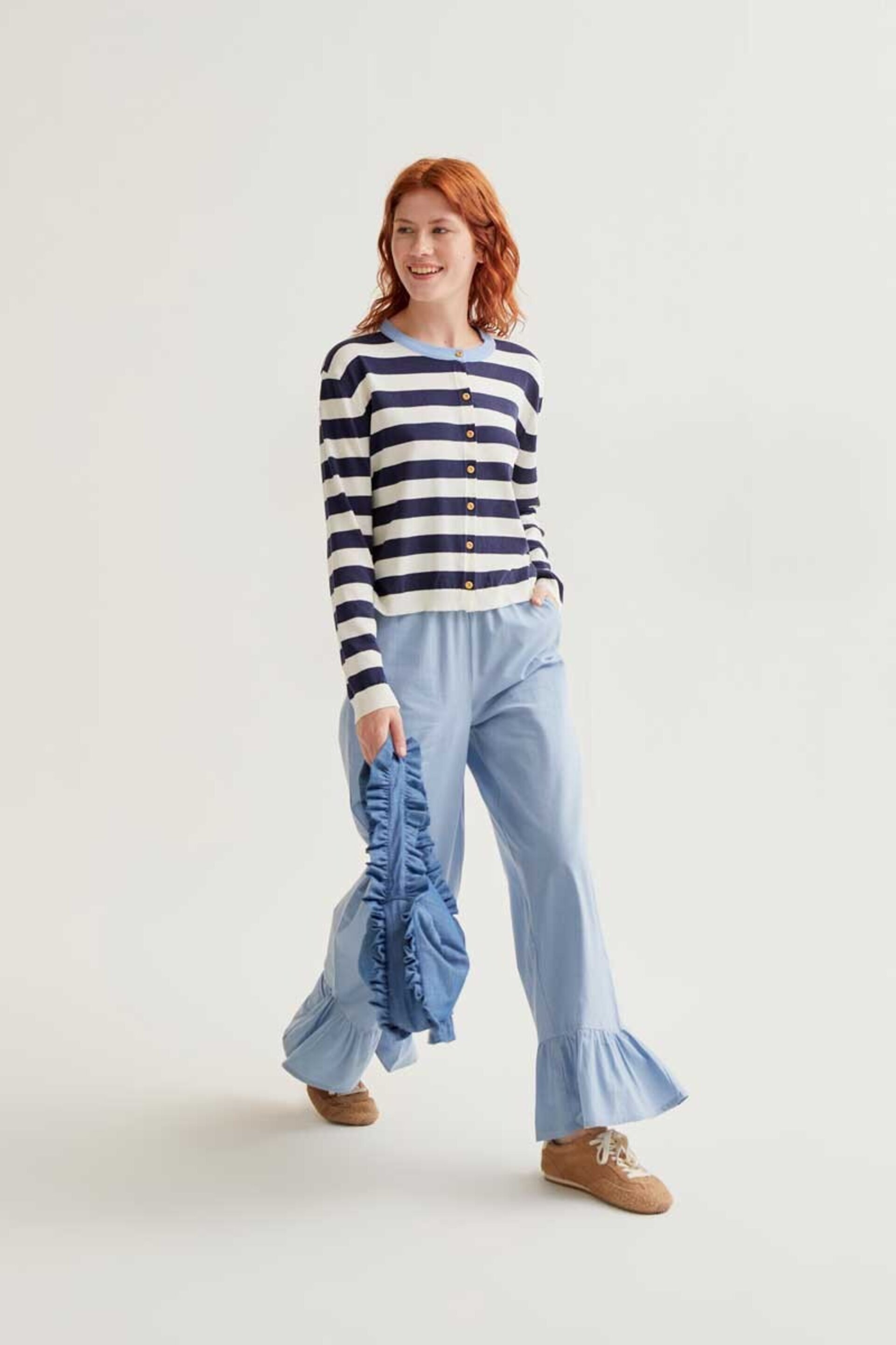 Cardigan de punto suave con estampado de rayas blanco y azul compañía fantástica - 4