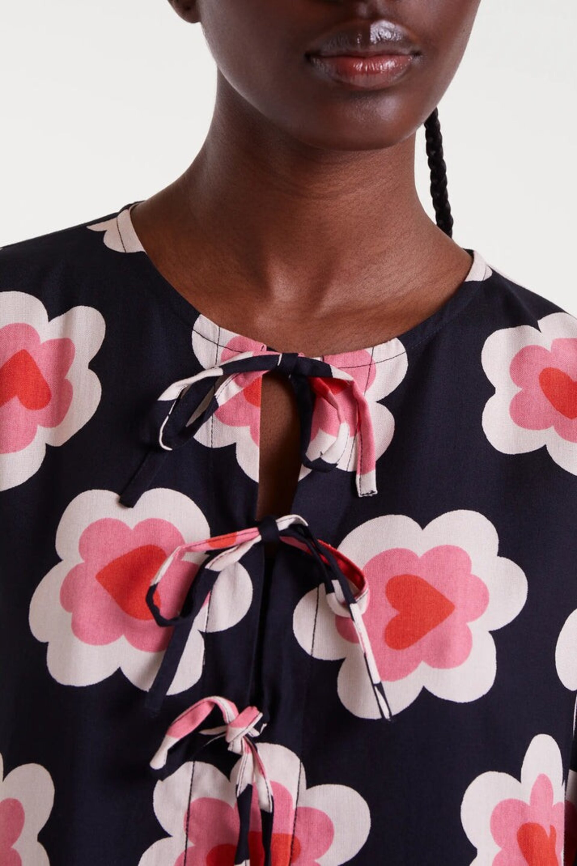 Vestido corto con estampado es sweethheart compañía fantástica - 5