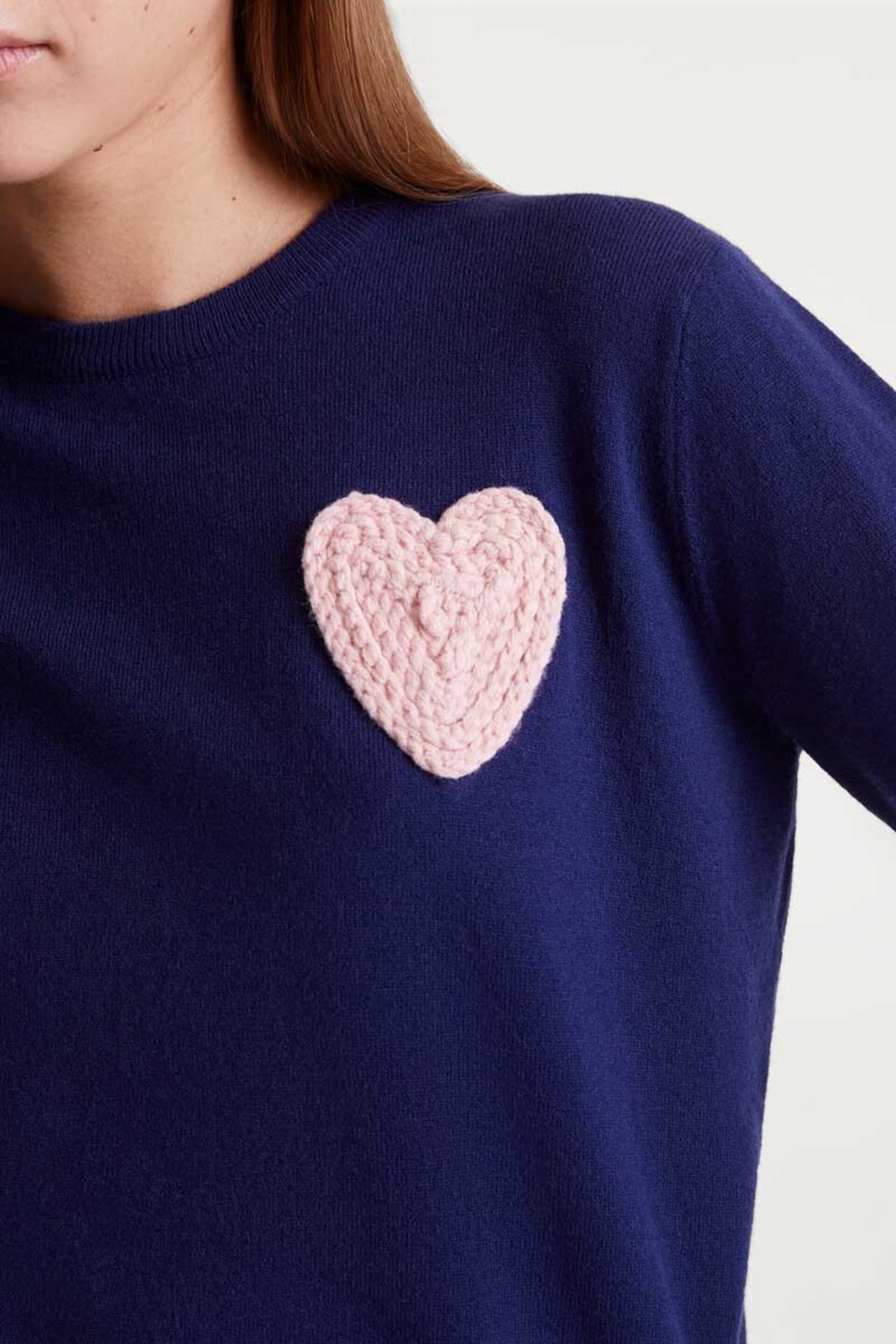 Jersey de punto navy blue con print de corazón compañía fantástica - 2