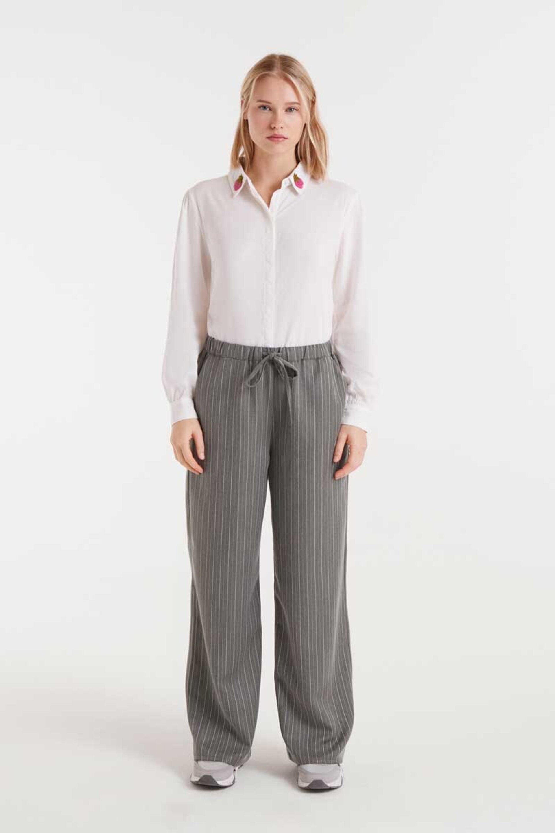 Camisa bordado de fresas - 2