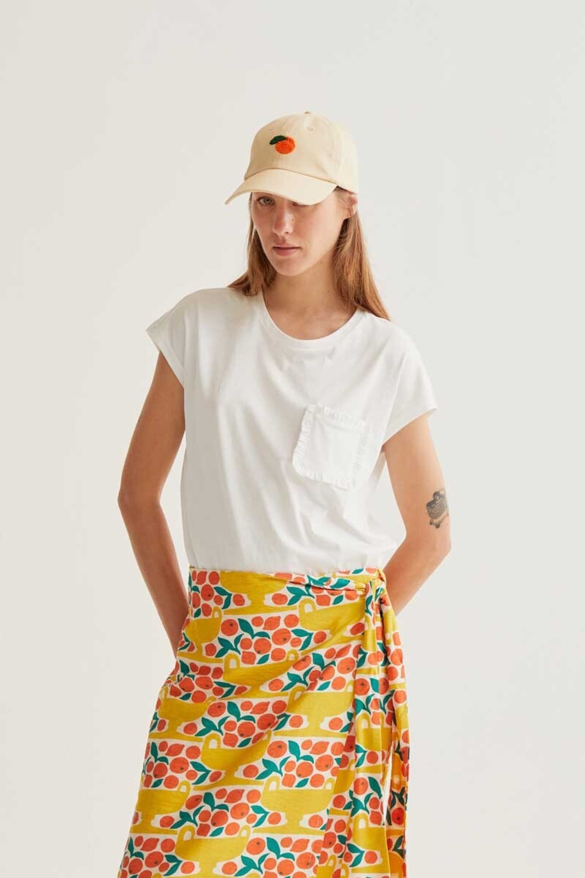 Camiseta básica 100% algodón blanca compañía fantástica - 4