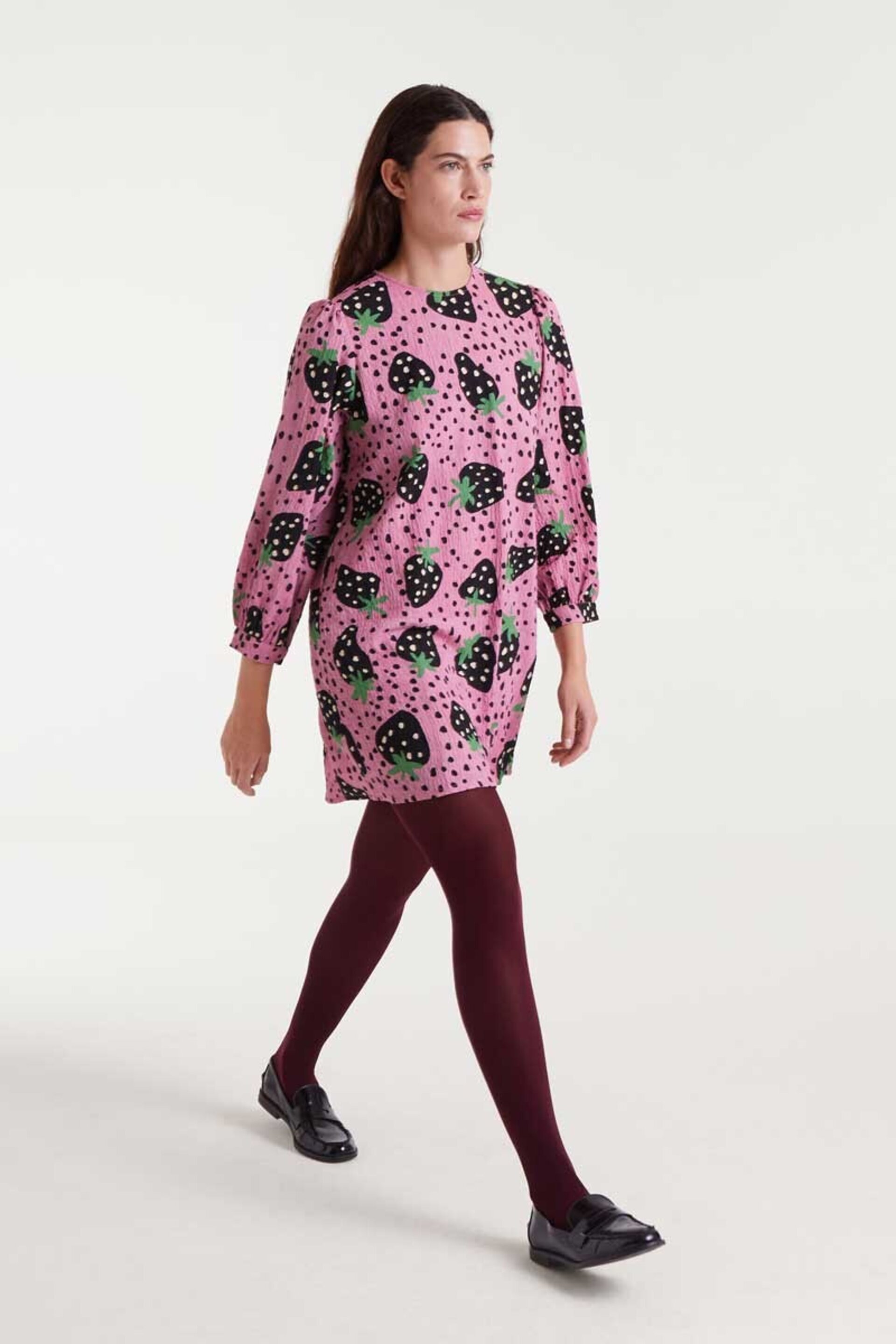 Vestido corto con estampado morango compañía fantástica - 2