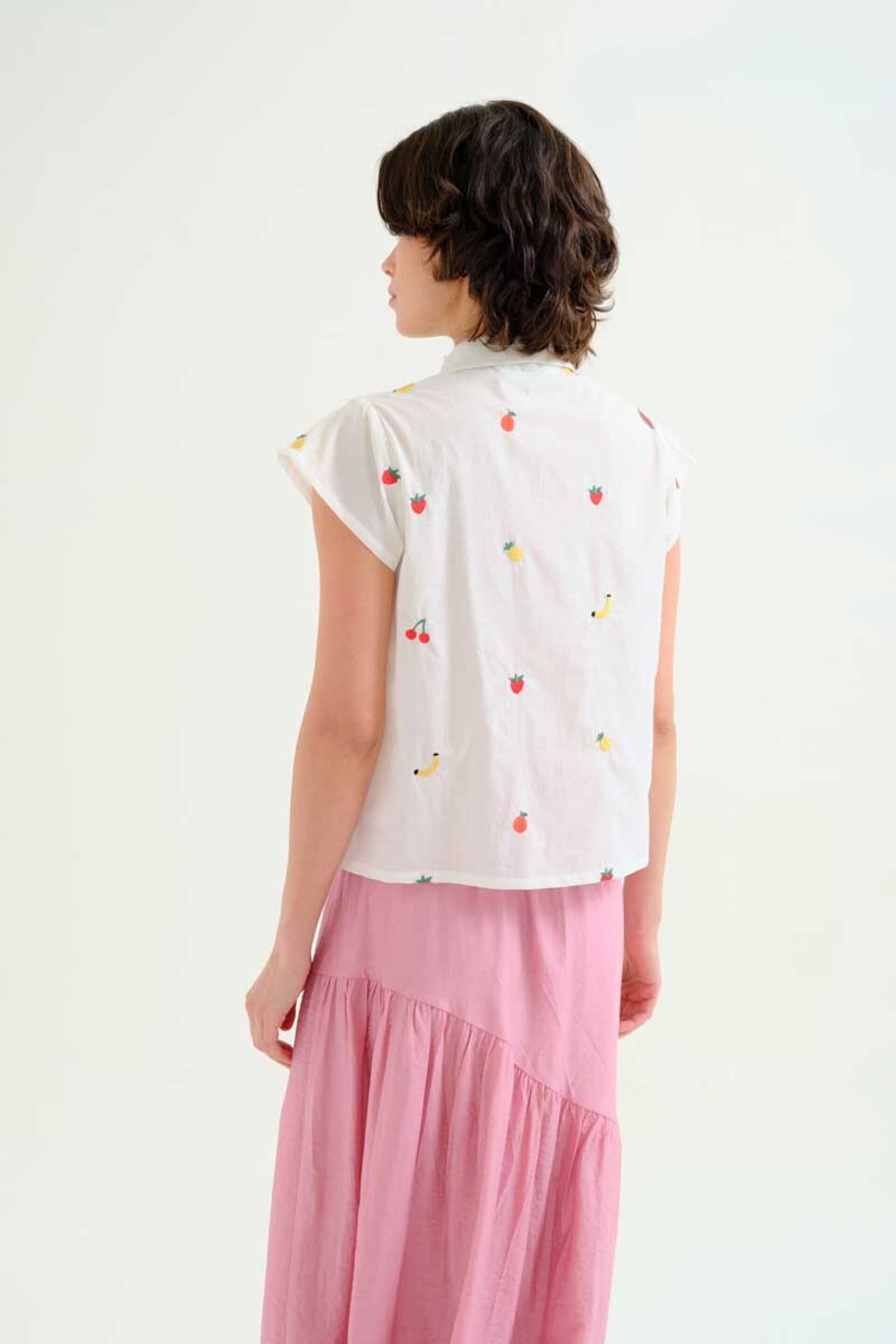 Camisa blanca 100% algodón con bordado de ensalada de frutas compañía fantástica - 5