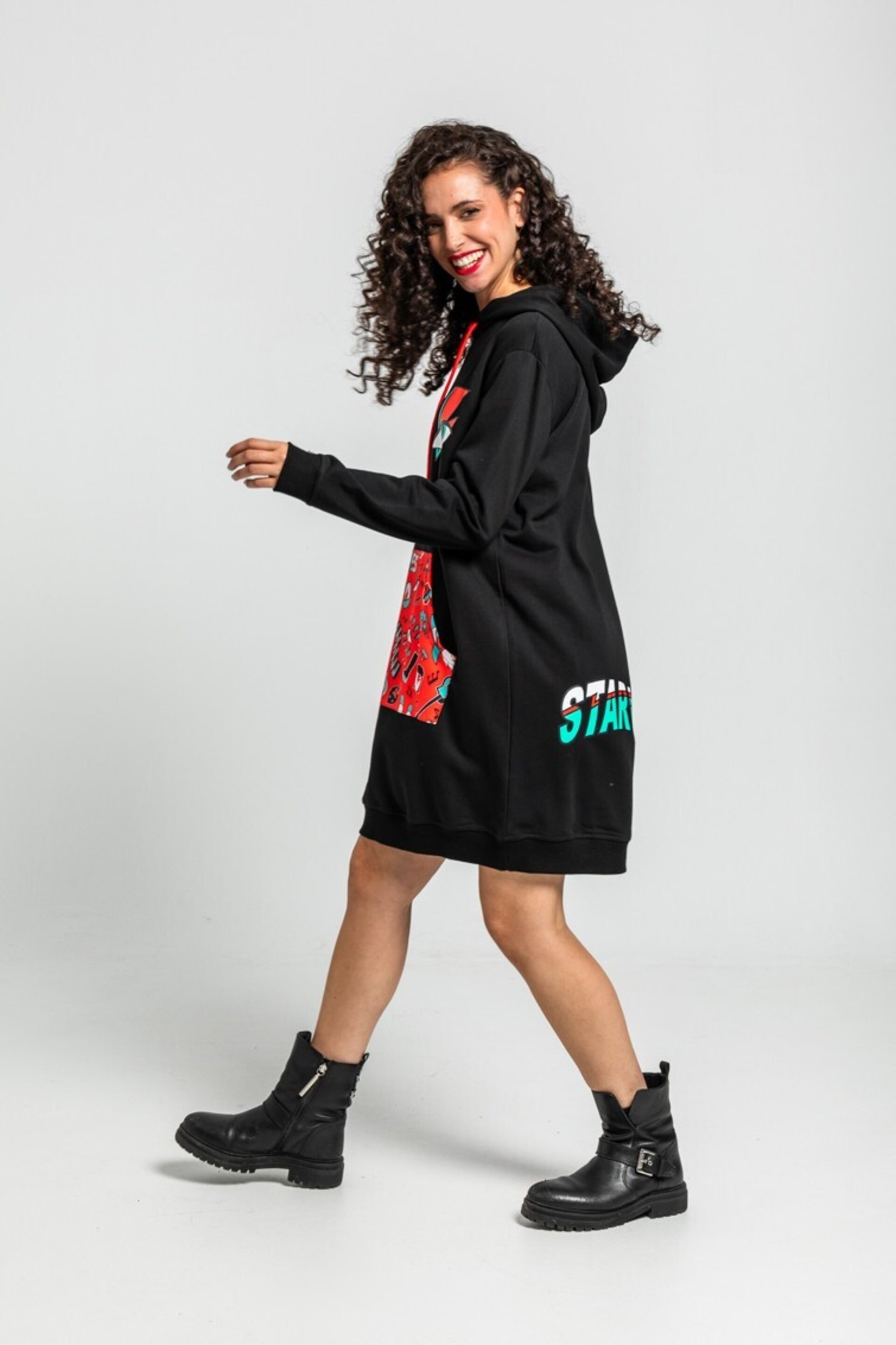 Vestido sudadera negro con estampado de Bowie con rayo y ojo de Lolina - 5