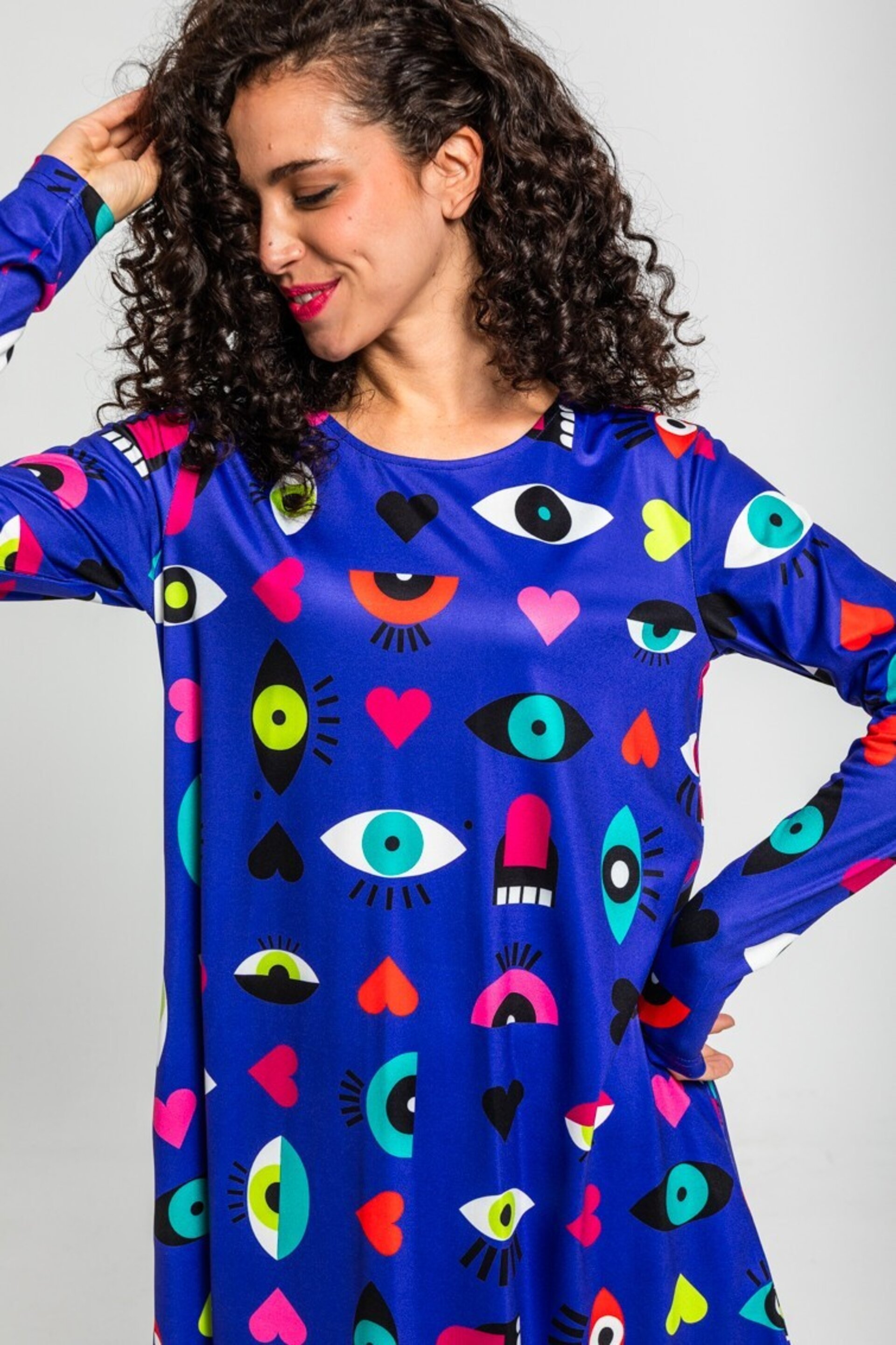 Vestido corte A de ojos corazones y bocas love yourself de Lolina - 4