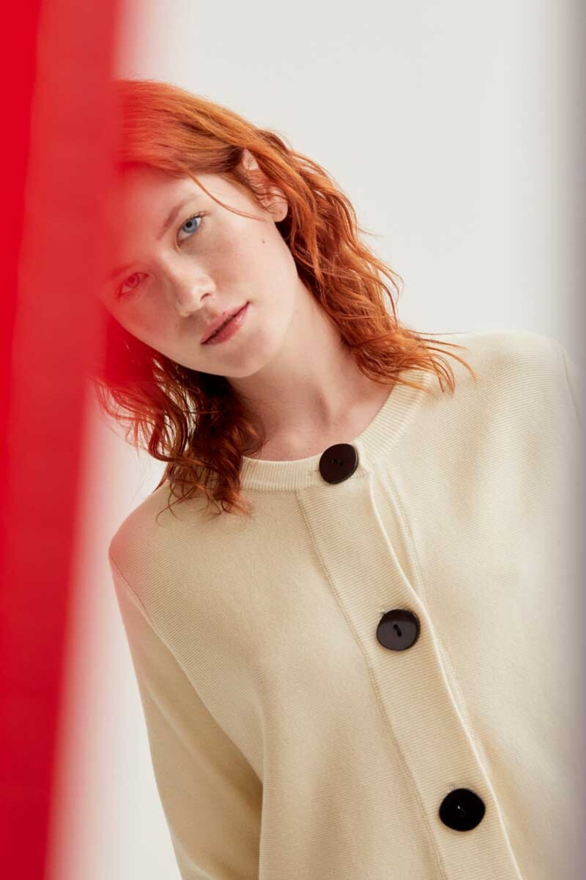 Largan punto beige botones negros corte a compañía fantástica - 4