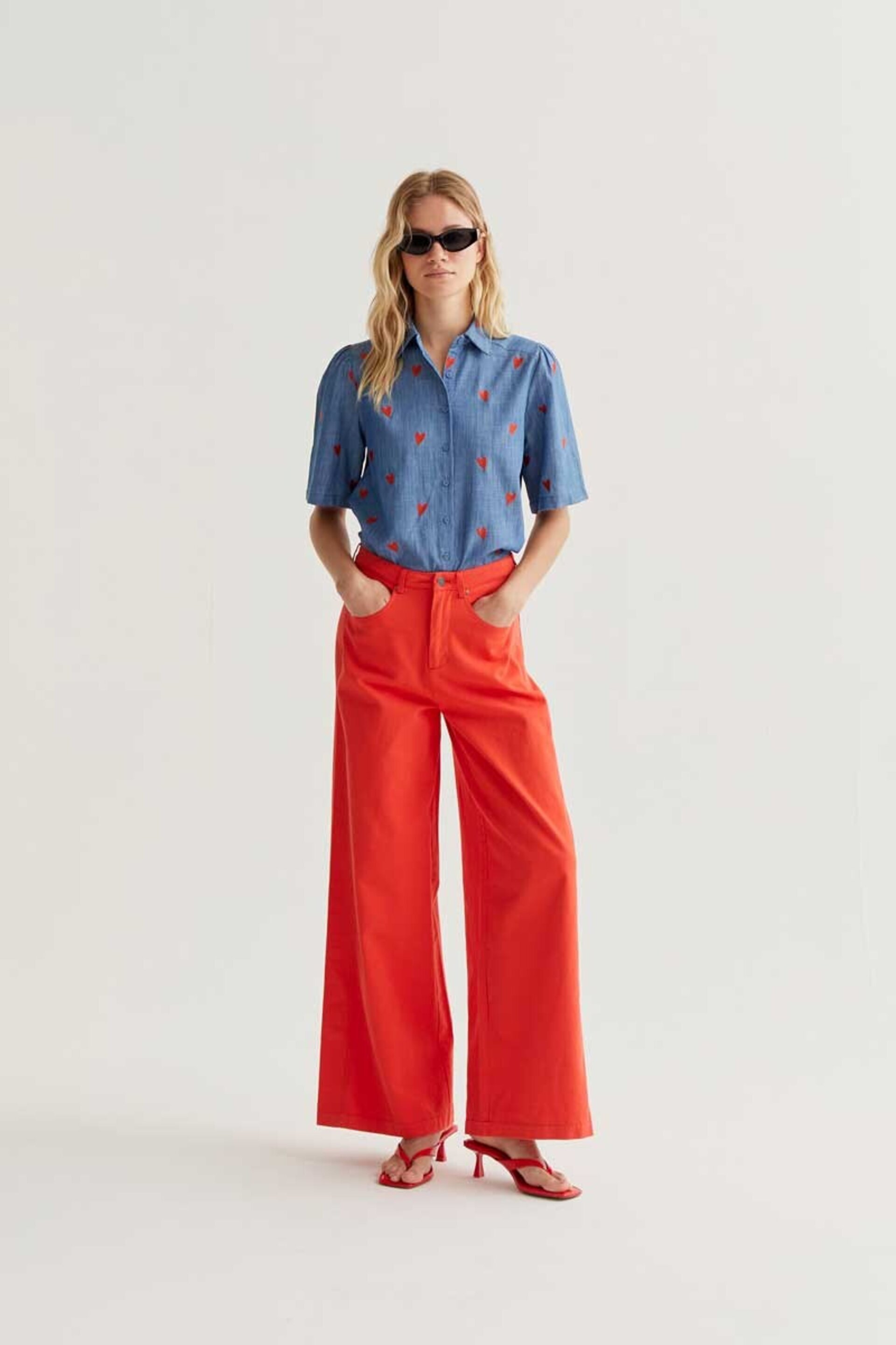 Camisa 100% algodón chambray con bordado de corazones compañía fantástica - 3