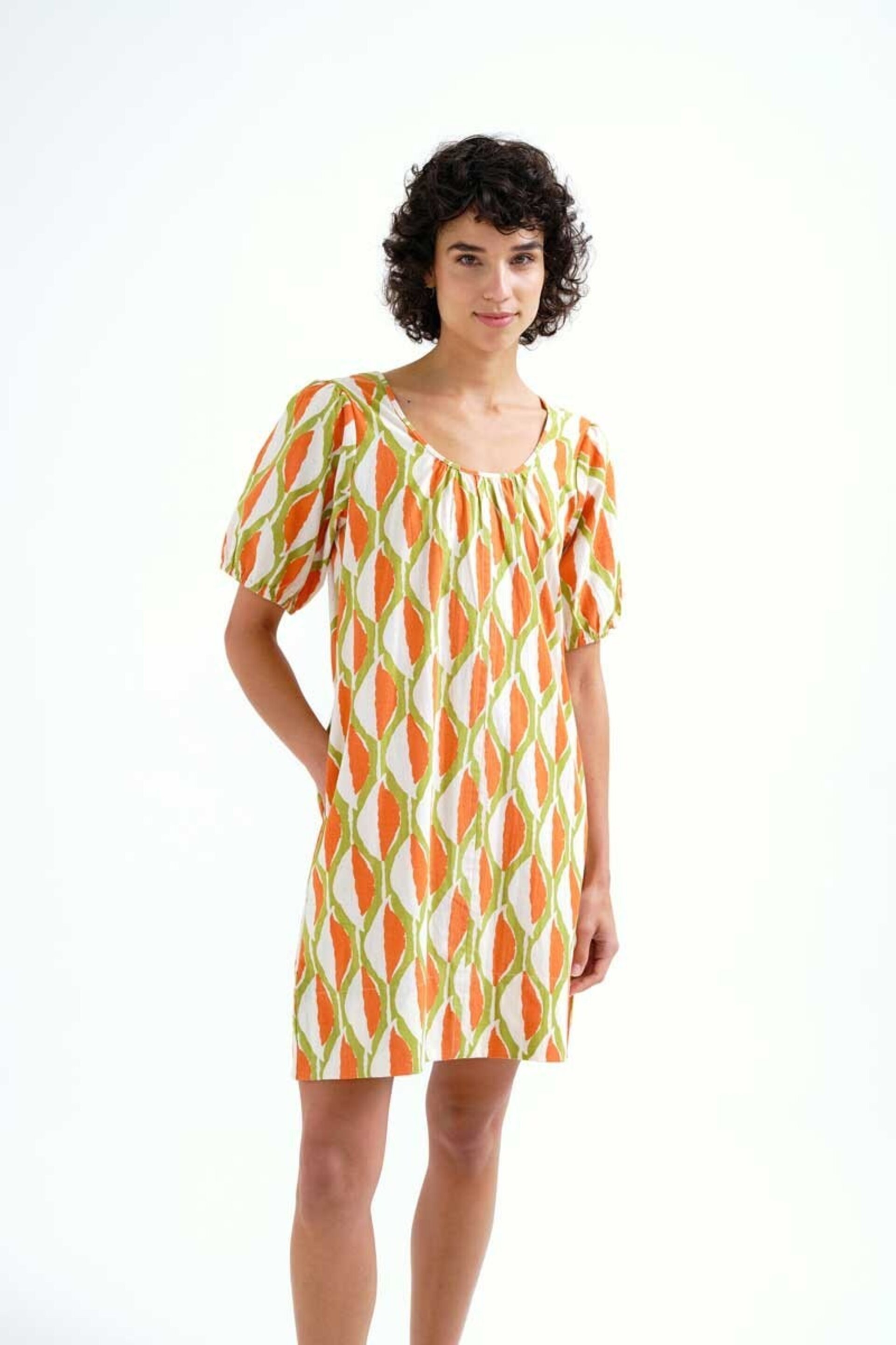 Vestido corto con estampado aloe compañía fantástica - 1