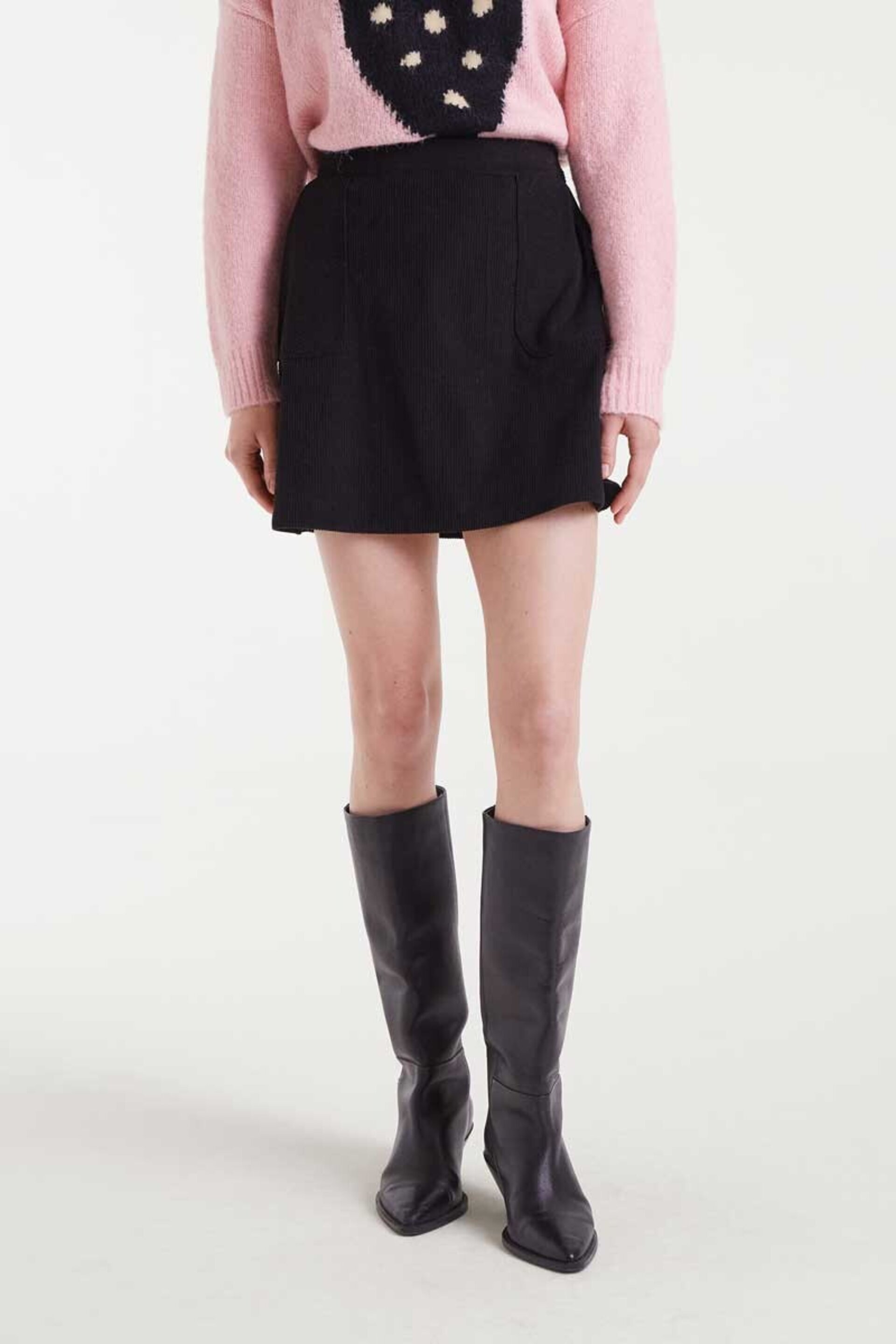 Falda corta de pana negra compañía fantástica - 1