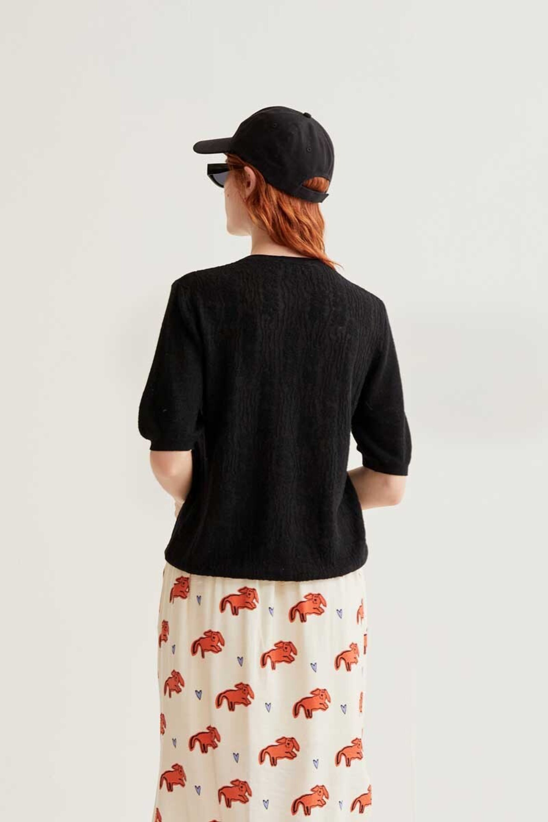 Cardigan punto floral negro con volantes compañía fantástica - 4