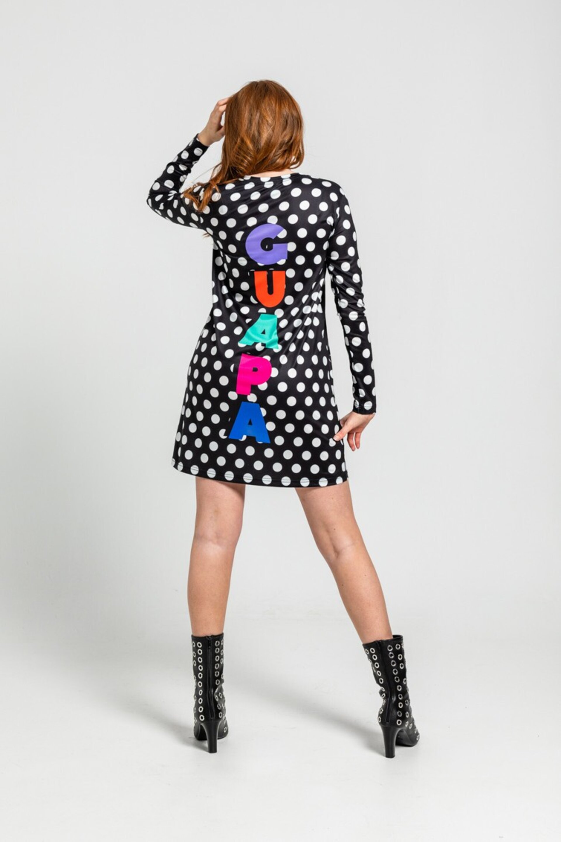 Vestido mini de estampado de topos monocromático blanco y negro de Lolina - 4