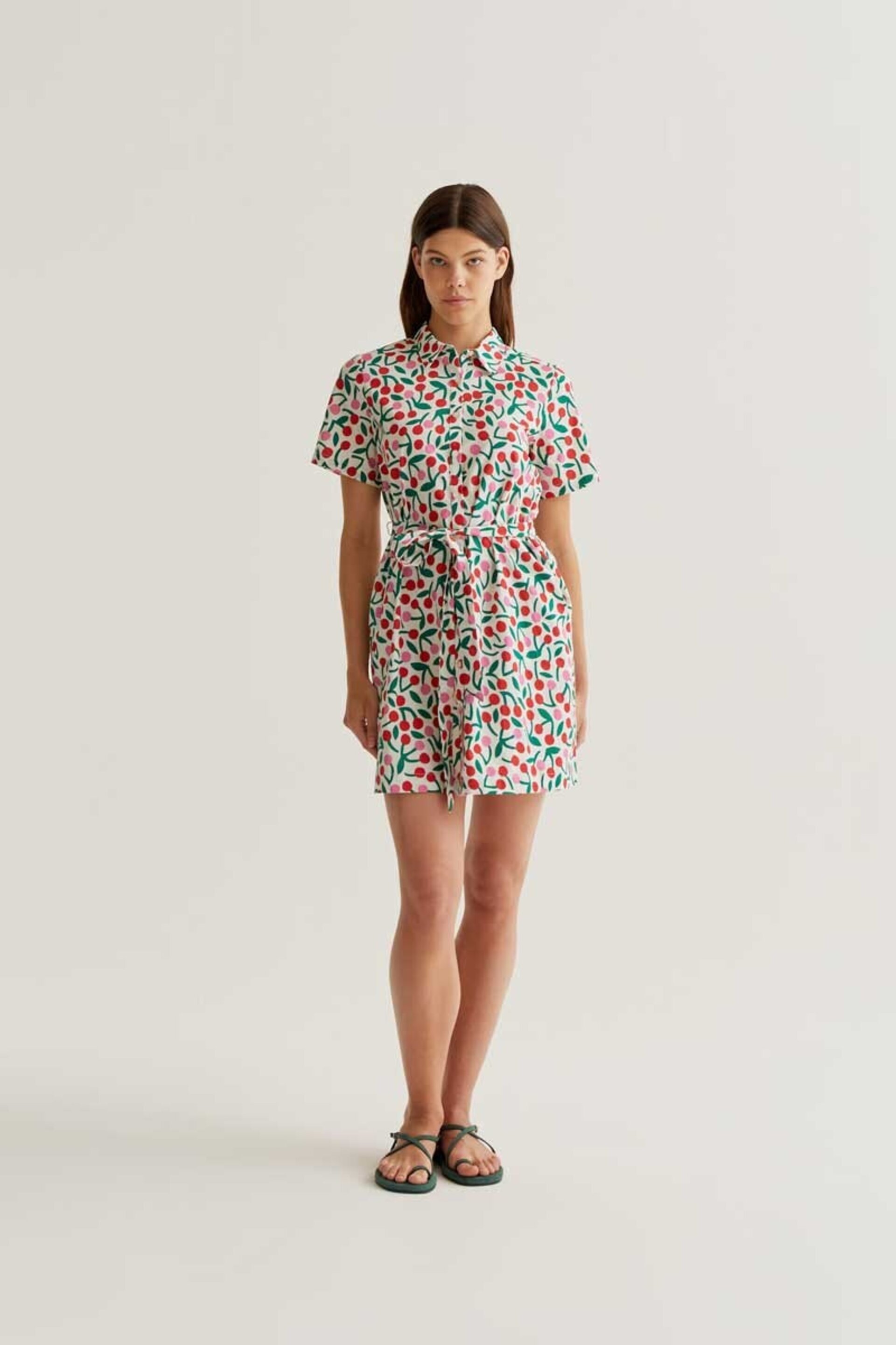 Vestido corto con estampado guinda compañía fantástica - 3