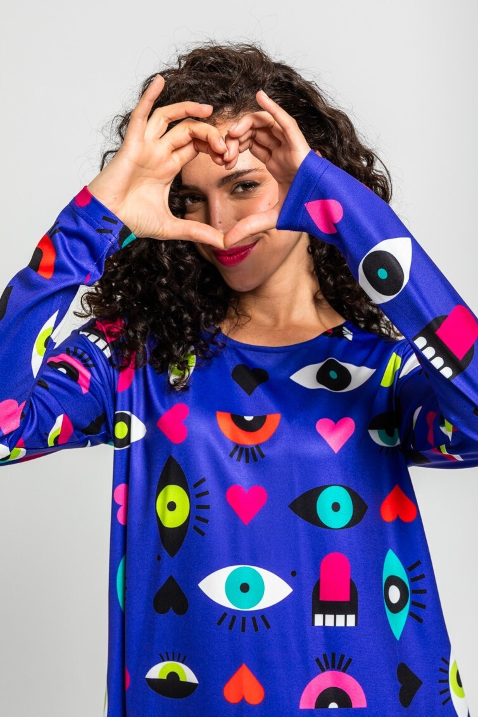 Vestido corte A de ojos corazones y bocas love yourself de Lolina - 5