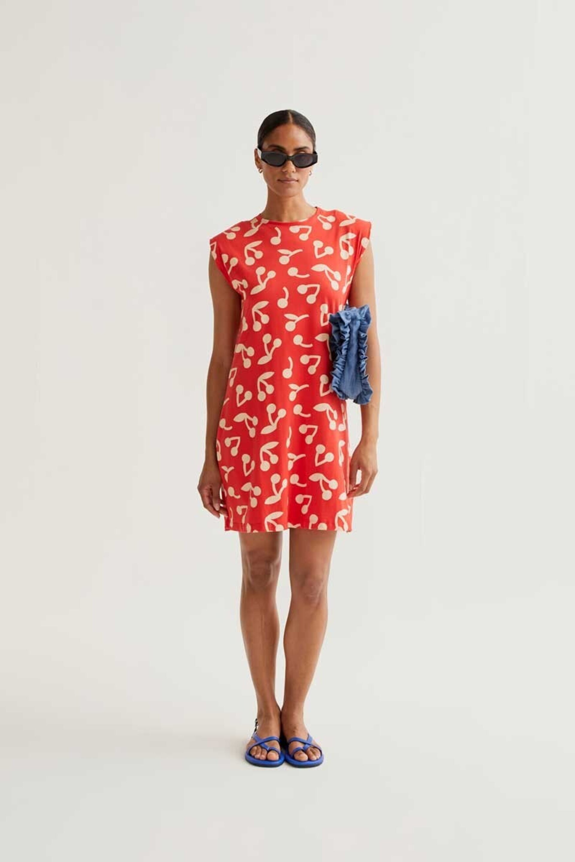 Vestido corto con estampado red guinda compañía fantástica - 2