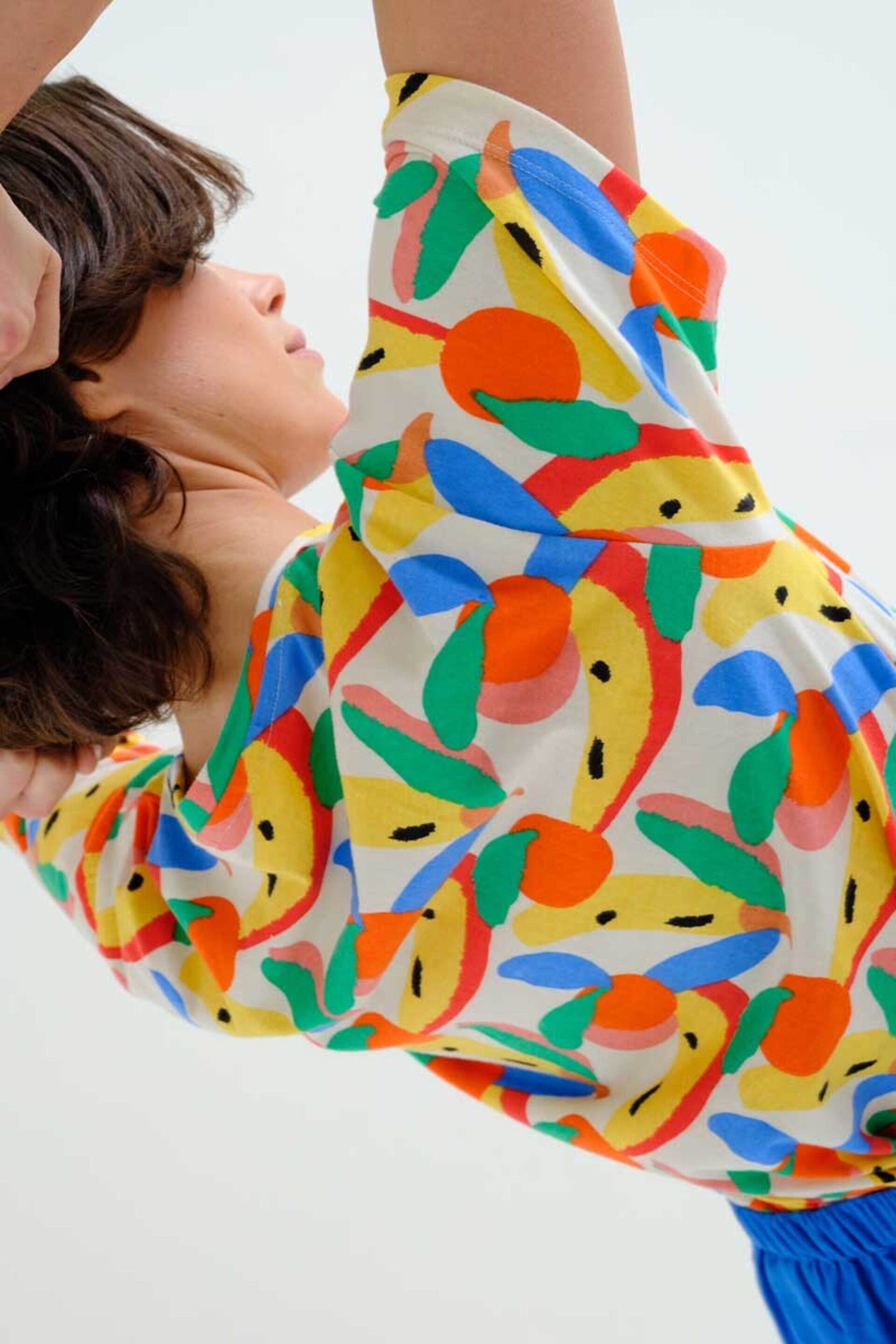 Camiseta con estampado tutti frutti small compañía fantástica - 5