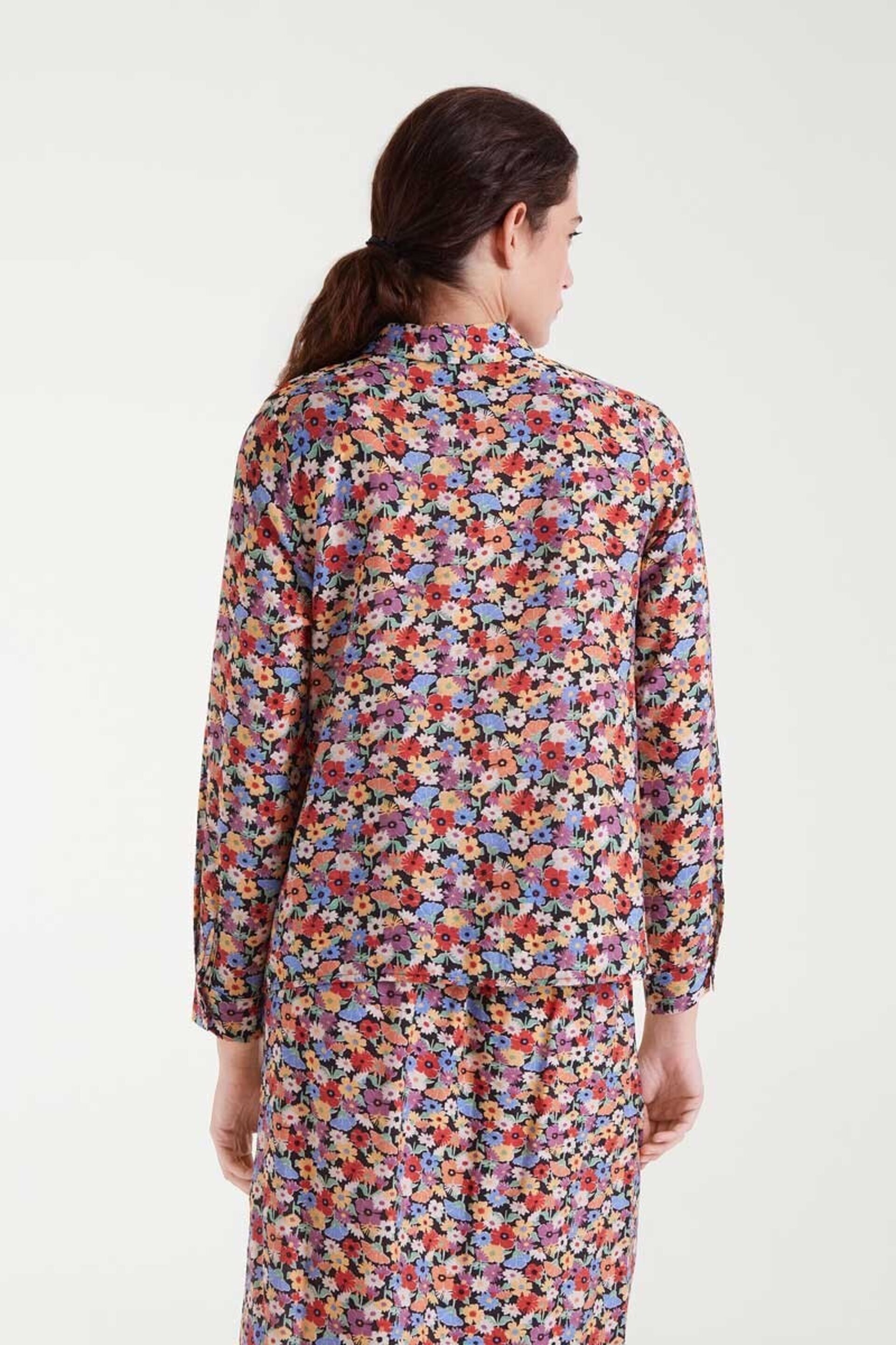 Camisa crepe ligero con estampado hampton small compañía fantástica - 4