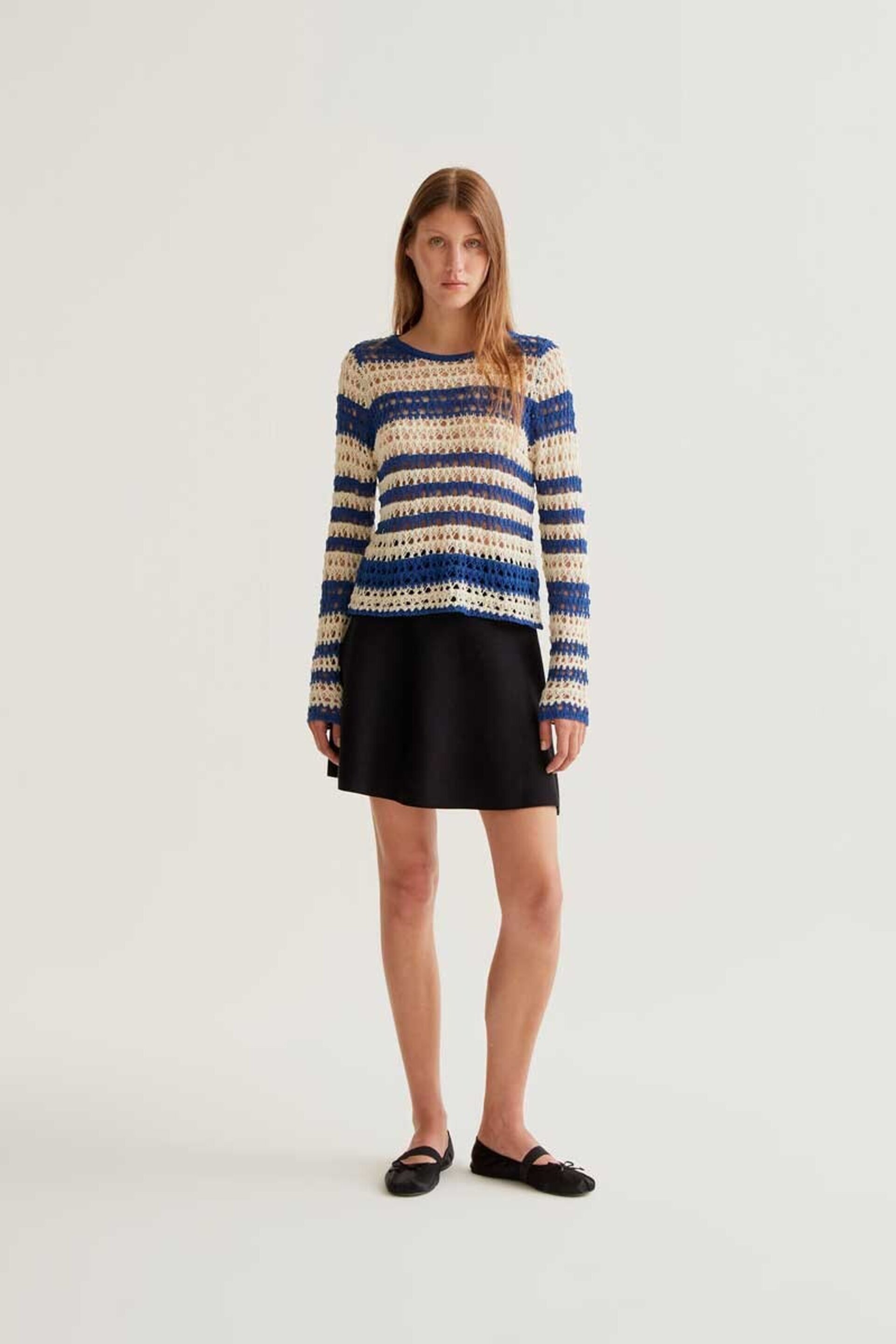 Falda corta punto negro compañía fantástica - 1